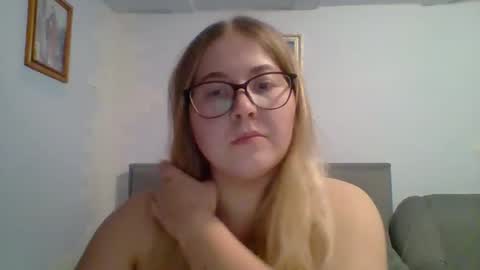 Nicol online show from December 18, 8:35 pm