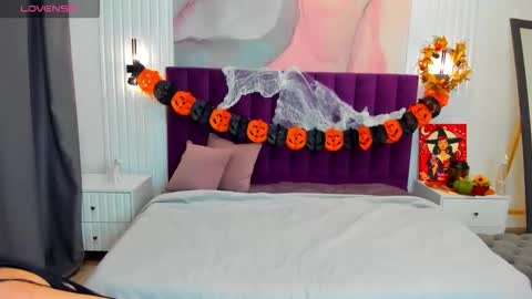 Jennifer online show from November 1, 7:12 am