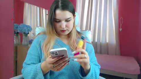 Snapshot of jenny_smitx chatting on February 5, 8:54 am jenny_smitx online show from February 5, 8:54 am