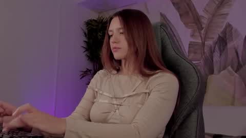 Jenny NO Nude online show from November 25, 6:31 pm