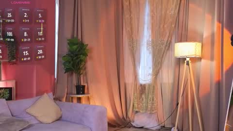 Snapshot of jennyfer_me chatting on October 15, 11:46 am jennyfer_me online show from October 15, 11:46 am