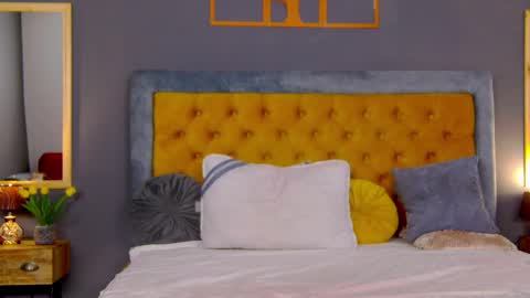 Jessica White online show from April 6, 4:46 am