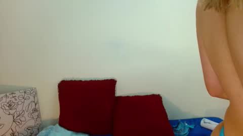 jessicarabbit4 online show from December 3, 7:05 pm