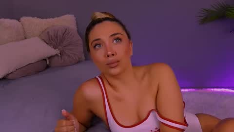 Snapshot of jessiellle chatting on September 30, 2:12 pm jessiellle online show from September 30, 2:12 pm