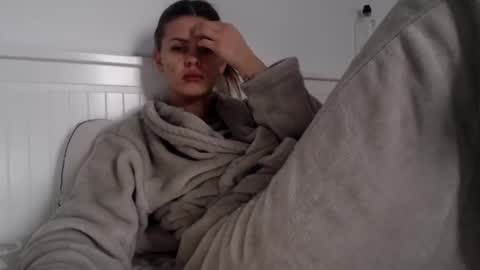 Snapshot of jessiexryan chatting on January 21, 6:00 am jessieryan online show from January 21, 6:00 am