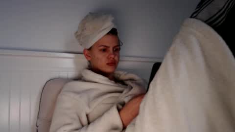 Snapshot of jessiexryan chatting on February 21, 5:13 am jessieryan online show from February 21, 5:13 am