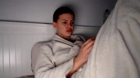 Snapshot of jessiexryan chatting on February 19, 5:05 am jessieryan online show from February 19, 5:05 am