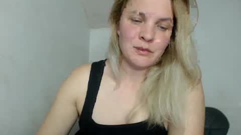 jessyangels online show from April 6, 6:09 pm