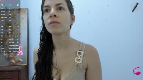 Snapshot of jessye_golden chatting on September 20, 3:21 pm jessye_golden online show from September 20, 3:21 pm