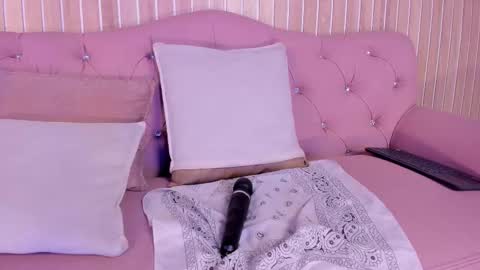 Jessy Morgan online show from December 22, 4:59 am