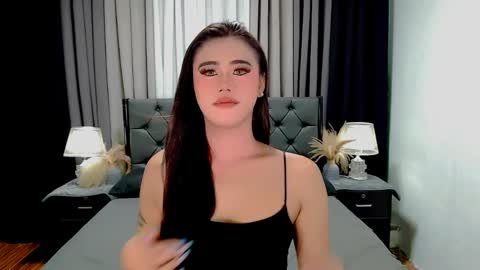 jhuliana_and_charles_room online show from April 26, 12:08 am