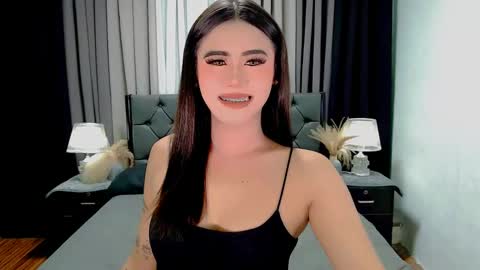 jhuliana_and_charles_room online show from April 23, 11:40 pm