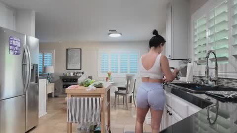 Jiwon online show from September 13, 12:18 am