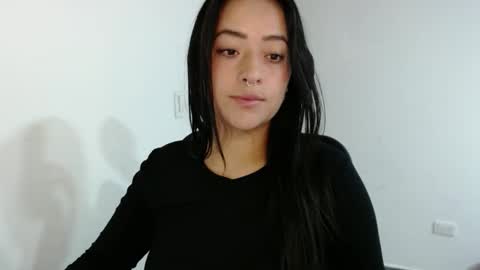 Snapshot of jjulietha95 chatting on January 26, 9:29 am Julieta online show from January 26, 9:29 am