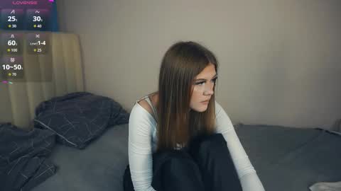 Snapshot of joannehairfield chatting on October 13, 7:22 am Karyn online show from October 13, 7:22 am