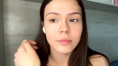 Mila online show from April 9, 9:37 am