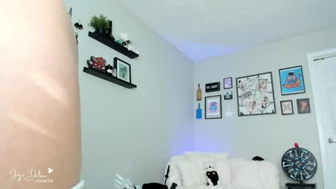    online show from April 15, 12:11 am