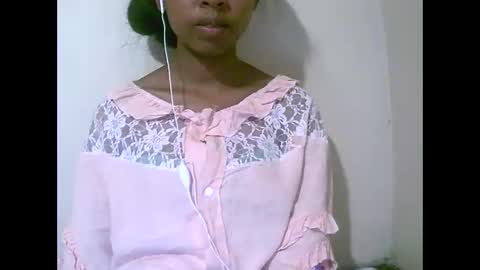 joliekah27 online show from April 16, 9:39 pm