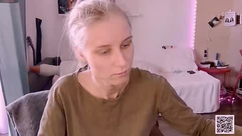 Snapshot of joy_keys chatting on September 9, 11:10 am joy_keys online show from September 9, 11:10 am