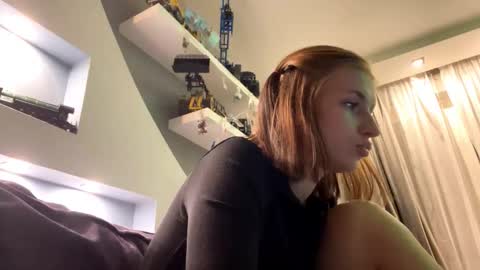 Lola online show from October 30, 4:41 pm