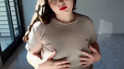 Snapshot of judithamelia chatting on December 4, 8:51 pm Judithamelia online show from December 4, 8:51 pm