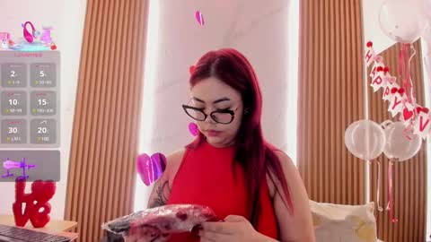 Snapshot of juicy_led_ chatting on February 14, 11:21 am Juicy online show from February 14, 11:21 am