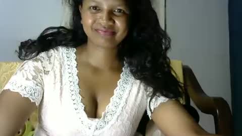 stellah online show from November 28, 2:03 am