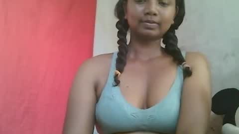 Snapshot of juicy_pretty chatting on December 10, 7:16 am stellah online show from December 10, 7:16 am