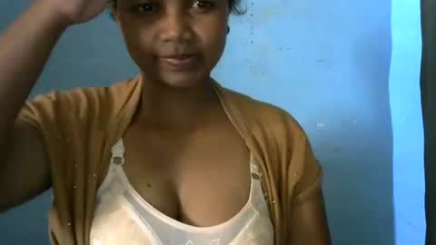 Snapshot of juicy_pretty chatting on October 13, 6:27 am stellah online show from October 13, 6:27 am