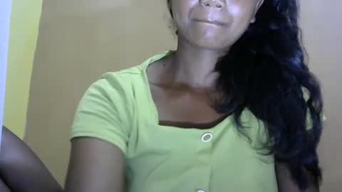 Snapshot of juicy_pretty chatting on February 12, 5:37 pm stellah online show from February 12, 5:37 pm