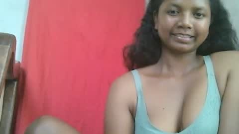 Snapshot of juicy_pretty chatting on December 5, 8:00 am stellah online show from December 5, 8:00 am