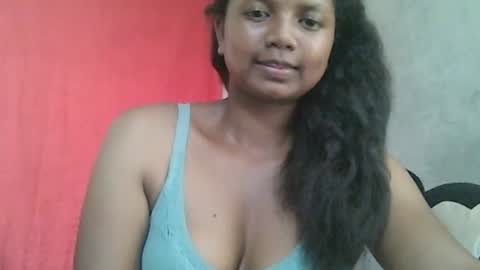 Snapshot of juicy_pretty chatting on December 13, 8:43 am stellah online show from December 13, 8:43 am