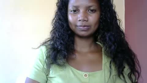 Snapshot of juicy_pretty chatting on March 2, 11:09 am stellah online show from March 2, 11:09 am