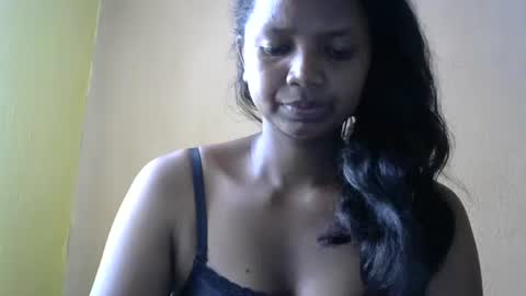 Snapshot of juicy_pretty chatting on February 4, 10:43 am stellah online show from February 4, 10:43 am