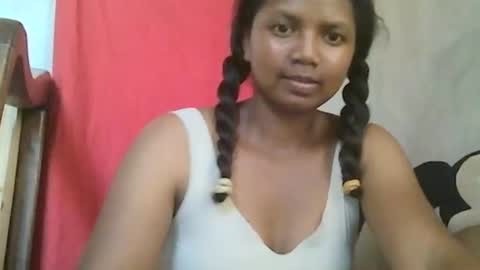 Snapshot of juicy_pretty chatting on December 9, 9:28 am stellah online show from December 9, 9:28 am