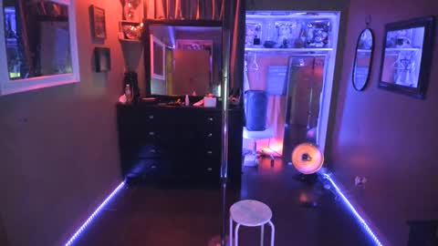 juicyjayxxx69 online show from February 6, 4:53 am