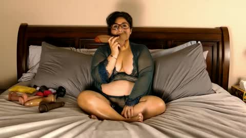 Juicy Teacher online show from March 10, 12:58 am