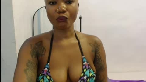 juicyxpink online show from March 20, 3:11 am