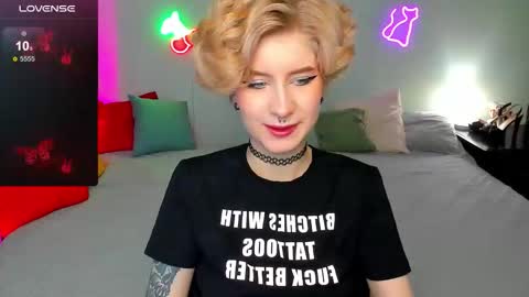 Jules online show from October 13, 1:19 am