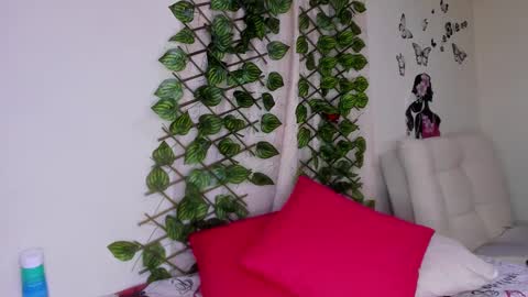 Snapshot of juli_castillos chatting on October 11, 4:42 pm Juli online show from October 11, 4:42 pm