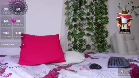 Snapshot of juli_castillos chatting on October 13, 5:04 pm Juli online show from October 13, 5:04 pm