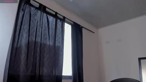 Snapshot of juli_hairy chatting on February 22, 3:10 pm Juli Modelo Independiente online show from February 22, 3:10 pm