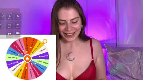 juli_m00n online show from April 24, 8:00 pm