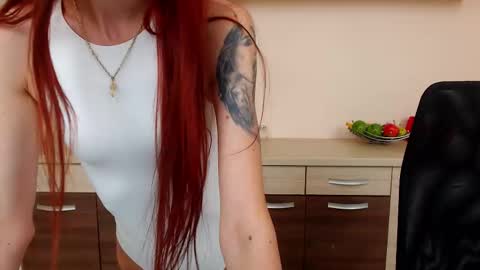 Snapshot of julia__jae chatting on October 4, 6:19 am JuliaJae online show from October 4, 6:19 am