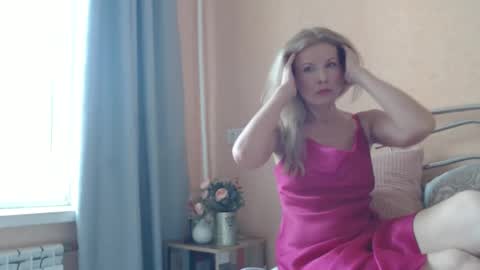 Snapshot of julia_giulia chatting on February 26, 12:27 pm julia_giulia online show from February 26, 12:27 pm