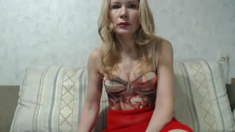 Snapshot of julia_giulia chatting on February 12, 11:30 pm julia_giulia online show from February 12, 11:30 pm