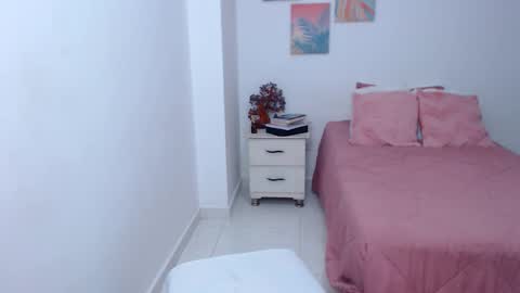 julia online show from November 7, 8:31 am