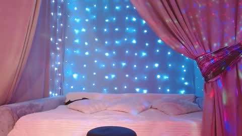 Julia online show from November 21, 9:50 pm