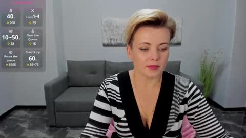 Snapshot of julia_wilsons chatting on December 2, 10:38 am Julia online show from December 2, 10:38 am