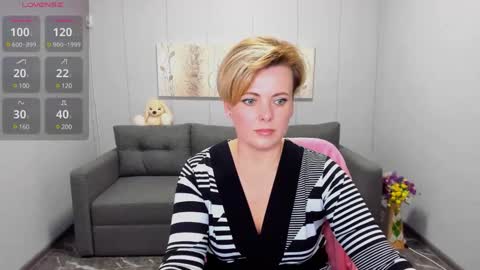 Snapshot of julia_wilsons chatting on January 27, 1:09 pm Julia online show from January 27, 1:09 pm